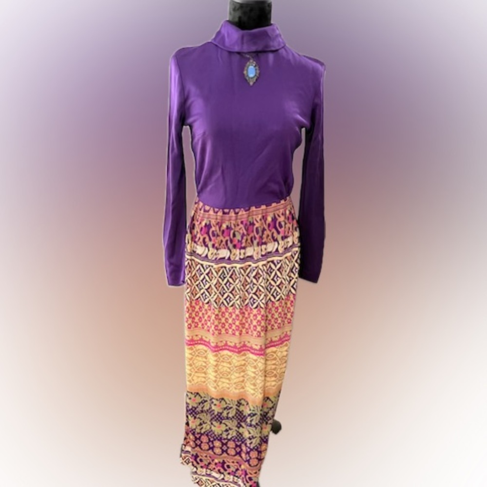 Vintage 1960’s 1970’s Long Sleeve Maxi Dress Colorful & Groovy